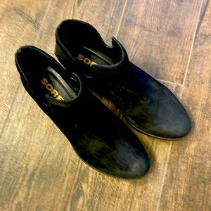 Sorel Lola cut-out booties. Worn once!